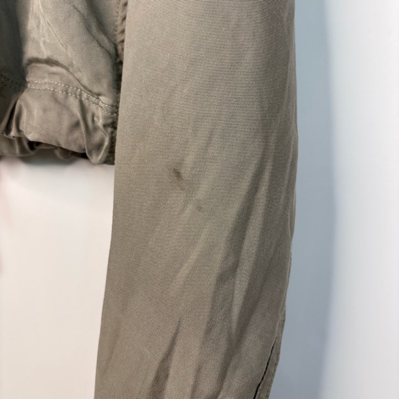 Abercrombie & Fitch Cropped Light Green Utility Jacket - Picture 6 of 11
